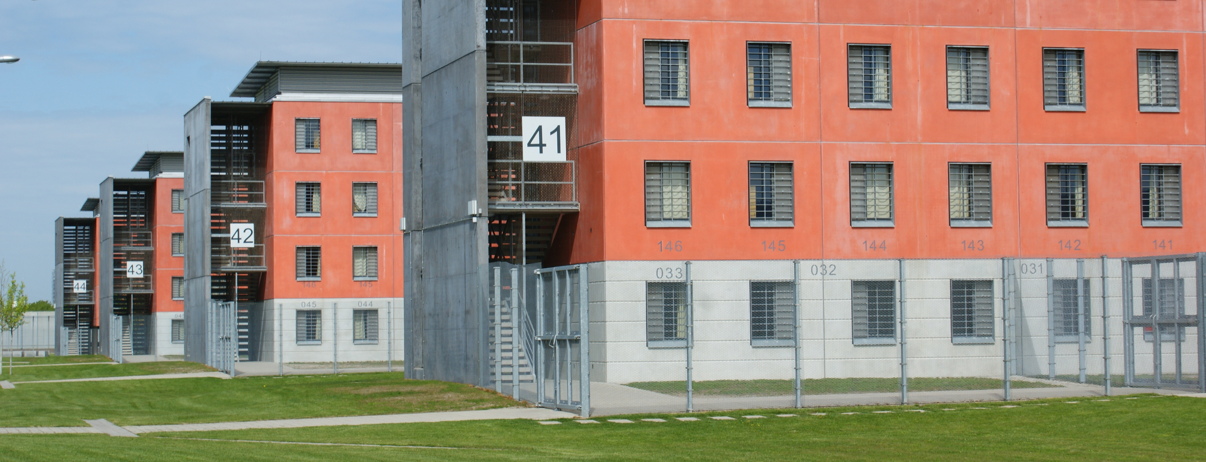 Außenansicht Hafthäuser 41 - 44 der Justizvollzugsanstalt Offenburg