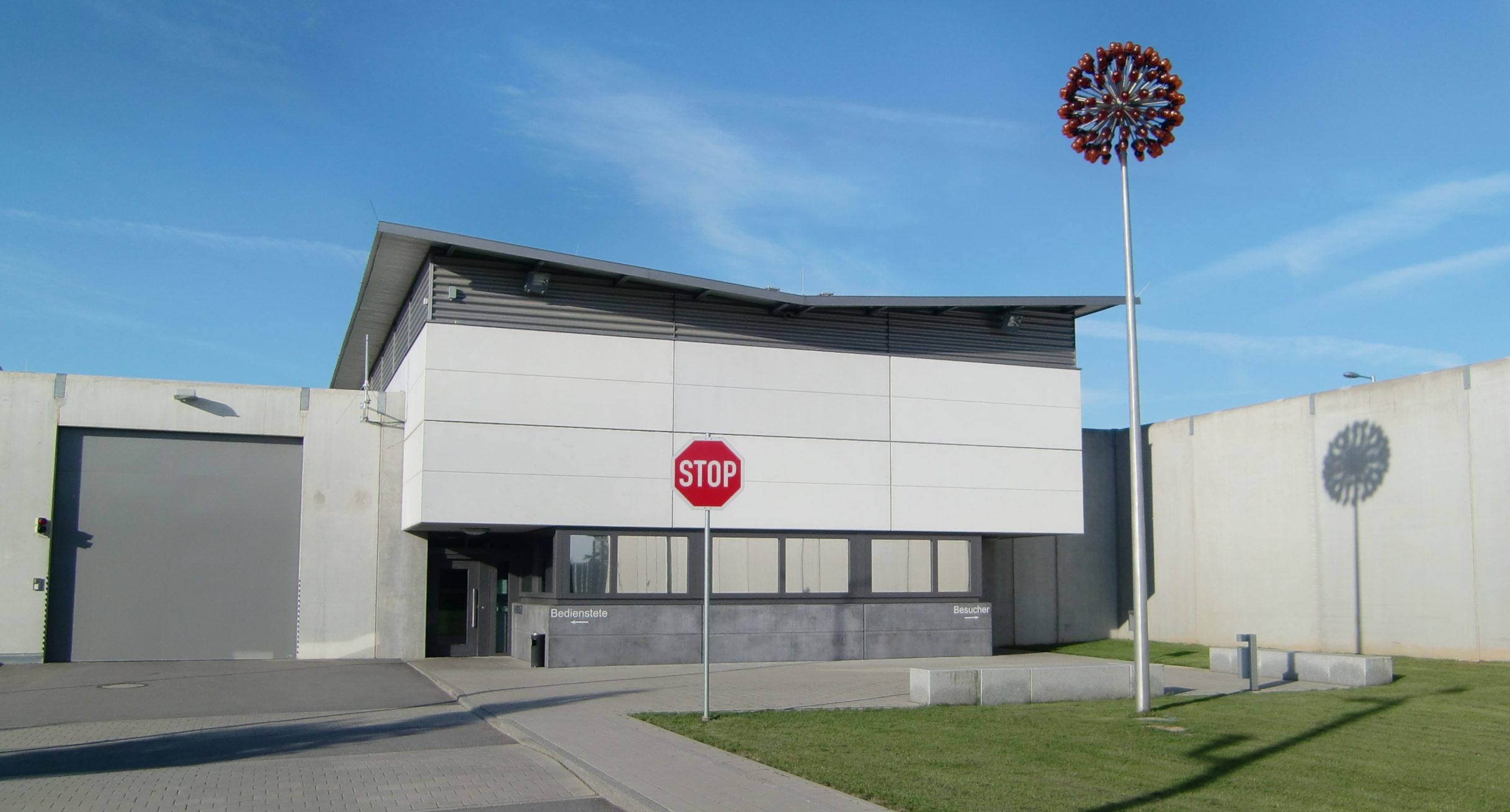 Außenansicht Torwache der Justizvollzugsanstalt Offenburg